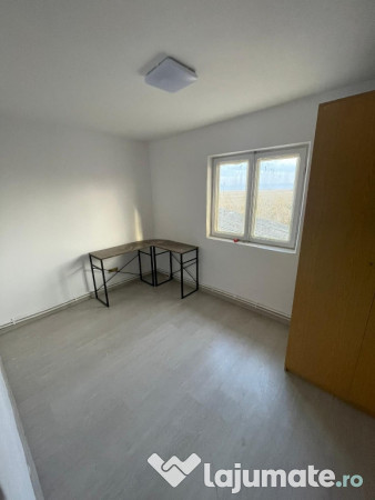 Inchiriez hala 200mp/ apartament 90 mp/ teren 700mp central