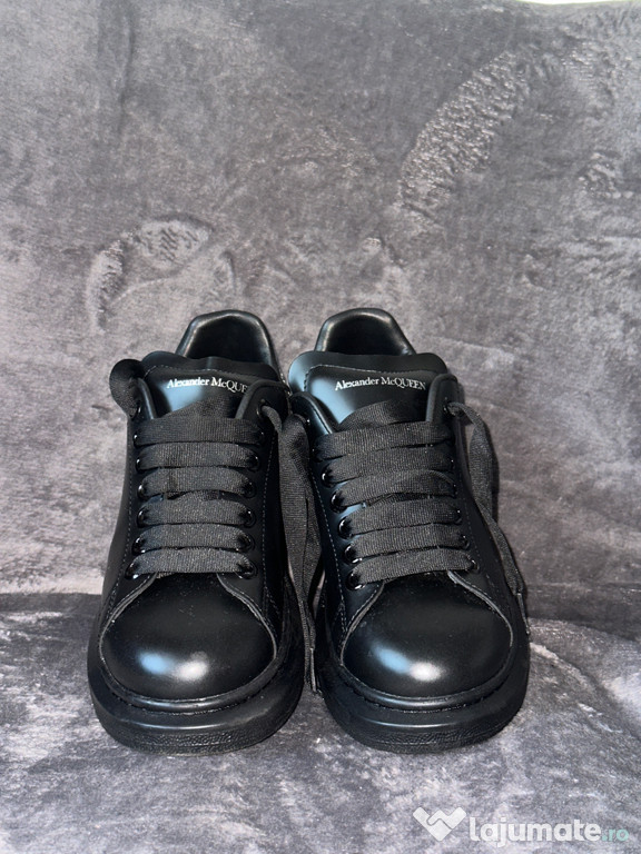 Alexander McQueen Star