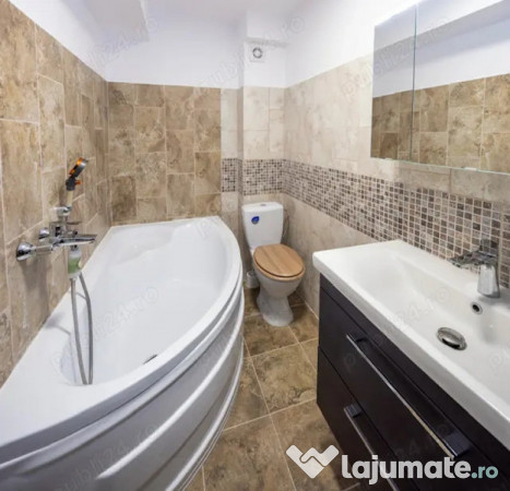 Apartament 3 camere zona TRACTORUL, 