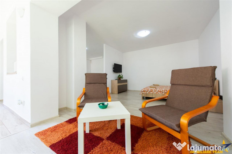 Apartament la casa, curte si acces propriu, loc parcare, Par 