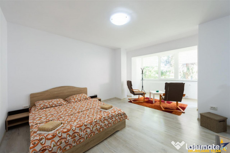 Apartament la casa, curte si acces propriu, loc parcare, Par 