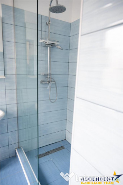 Apartament la casa, curte si acces propriu, loc parcare, Par 