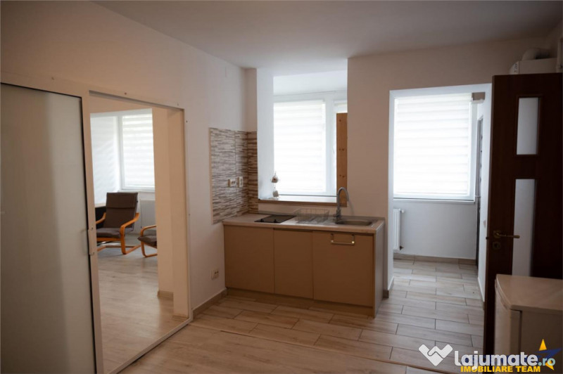 Apartament la casa, curte si acces propriu, loc parcare, Par 