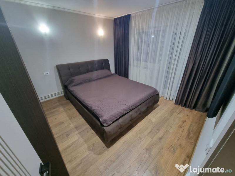 Apartament 3 camere decomandat zona Poarta 6 