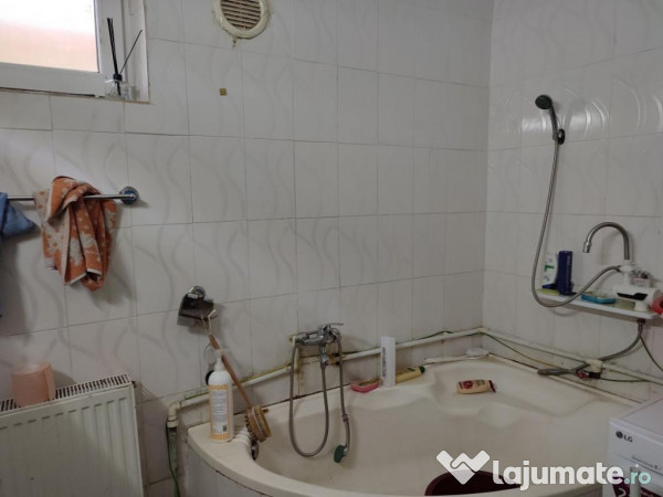 Complex de doua case independente Rosiori de Vede 