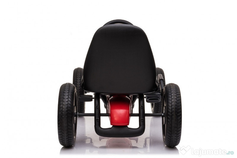 Masinuta GO cu pedale pentru copii de la Mercedes