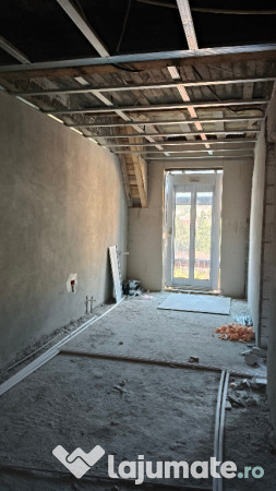 Busteni-Garsoniera de vanzare 