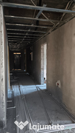 Busteni-Garsoniera de vanzare 