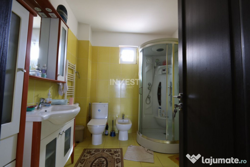 Casă de vânzare în Rediu – Spațiu Generos pentru Două