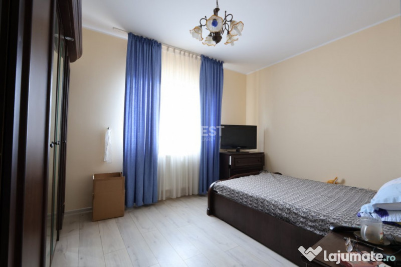 Casă de vânzare în Rediu – Spațiu Generos pentru Două