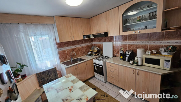 BAICOI - casa P+E, ter-1354mp, pret. locuinta/activ. comerci 