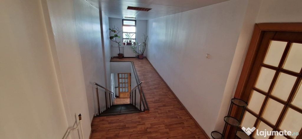 Teren 1000 mp-Cladire 400mp 