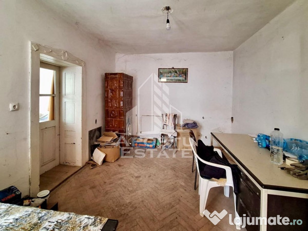 Casa “la gri” cu gradina, zona Calea Aurel Vlaicu - B...