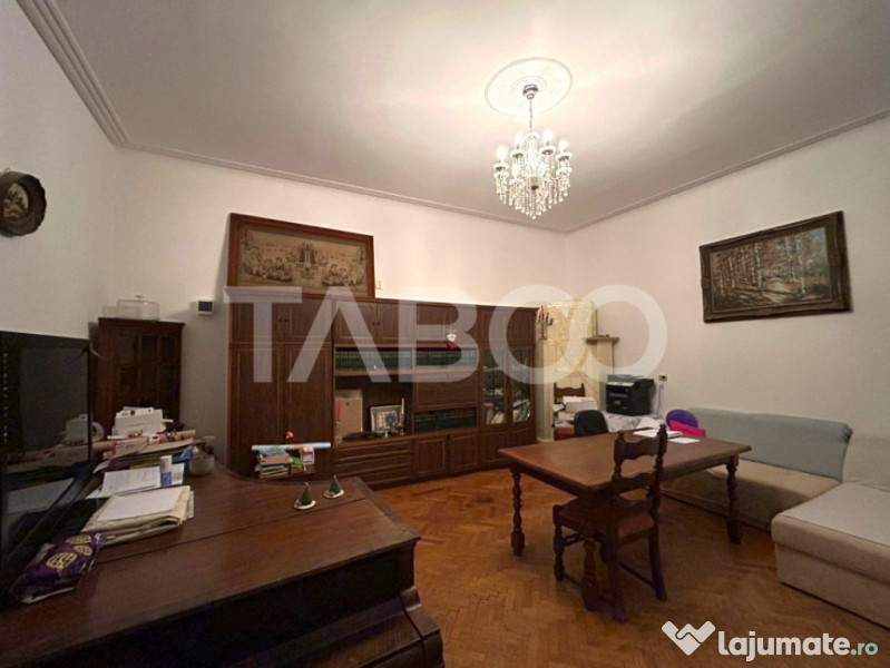 Apartament de vanzare cu 5 camere garaj zona Central din Sib 