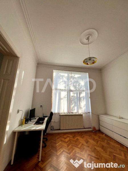 Apartament de vanzare cu 5 camere garaj zona Central din Sib 
