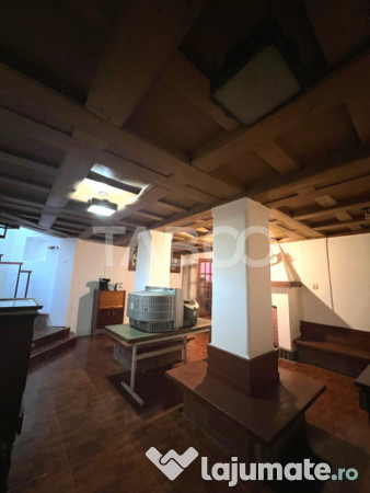 Apartament de vanzare cu 5 camere garaj zona Central din Sib 