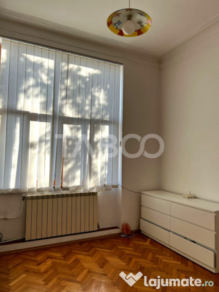 Apartament de vanzare cu 5 camere garaj zona Central din Sib 