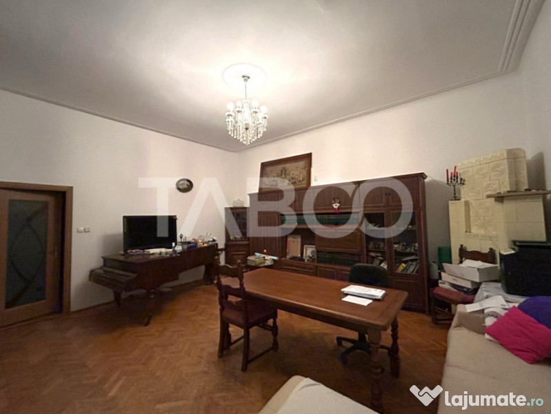 Apartament de vanzare cu 5 camere garaj zona Central din Sib 