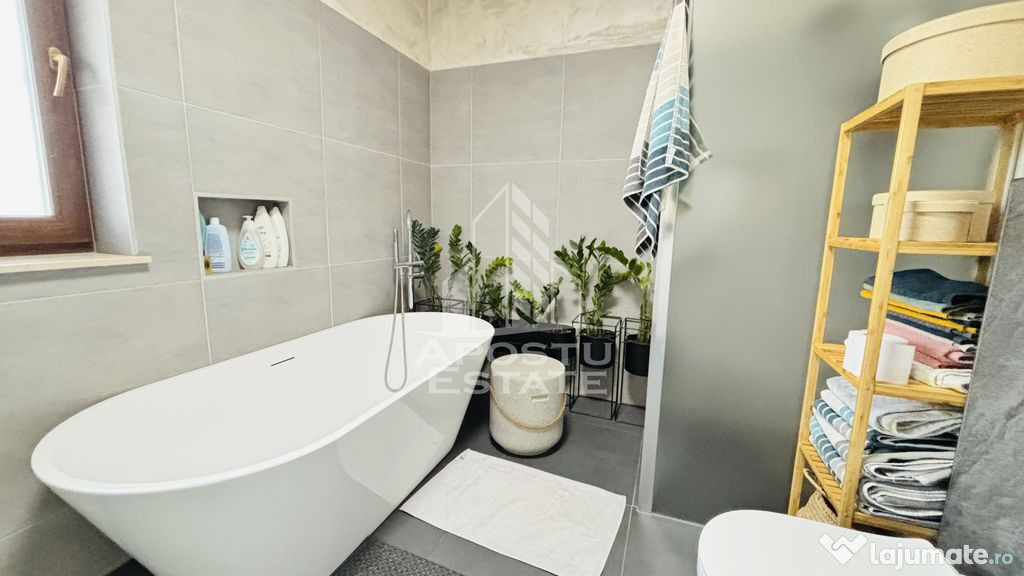 Casa deosebita cu 5 camere in Dinias 