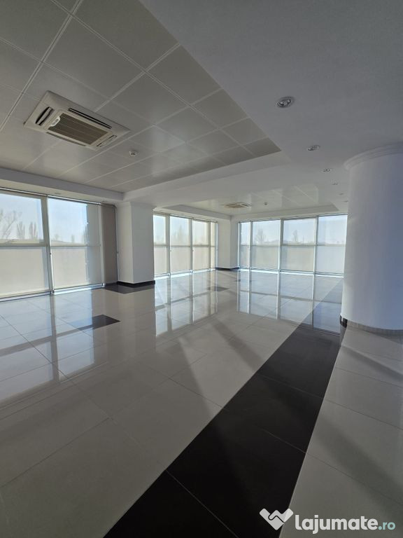 Splaiu Unirii teren 5000 mp Imobil S+P+5 Showroom, Clinic... 
