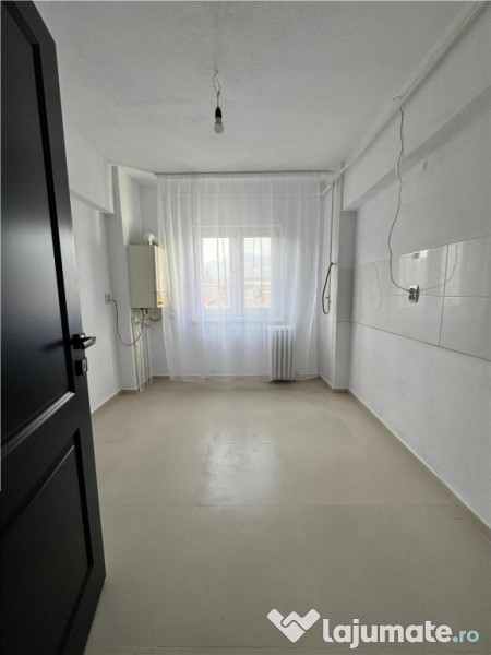 2 Camere Decebal Etaj 3 din 4 