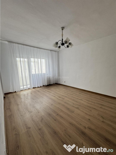 2 Camere Decebal Etaj 3 din 4 