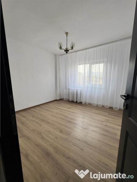 2 Camere Decebal Etaj 3 din 4 