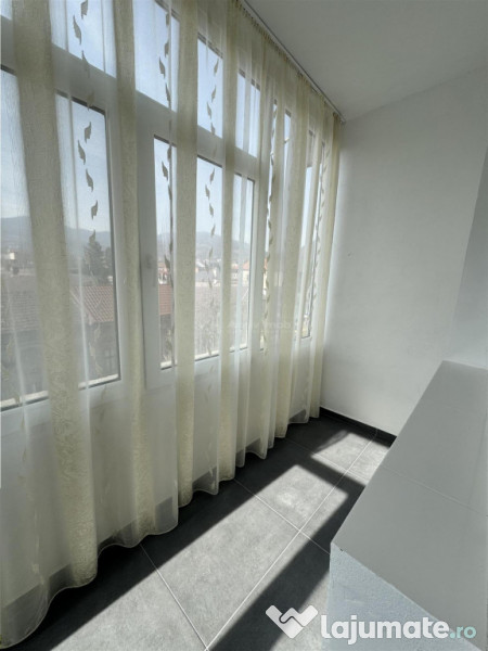 2 Camere Decebal Etaj 3 din 4 