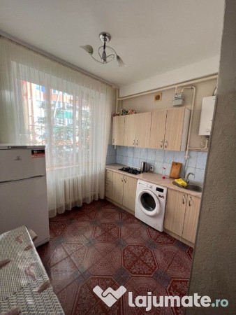 Garsoniera in zona Tractorul