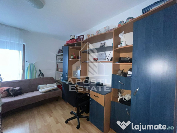 Apartament cu 3 camere, semidecomandat, bloc nou, etajul 1