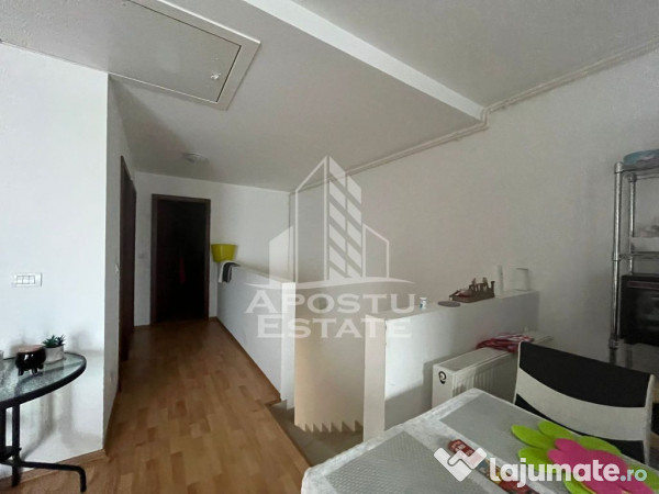 Apartament cu 3 camere, semidecomandat, bloc nou, etajul 1