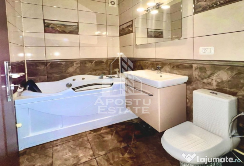 Apartament cu 3 camere, zona Podgoria