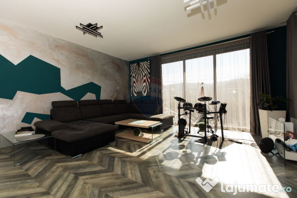 Casă Superbă - Independentă Energetic 