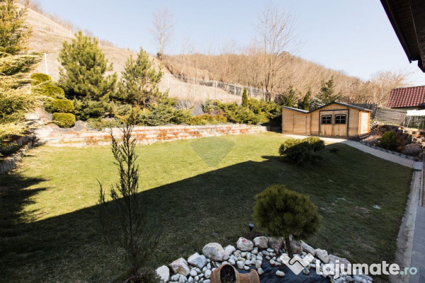 Casă Superbă - Independentă Energetic 