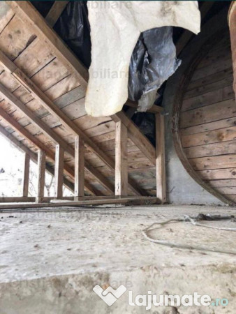 Radu Negru Casa la P M LA ROSU teren 275mp 11m la strada