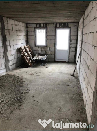 Radu Negru Casa la P M LA ROSU teren 275mp 11m la strada