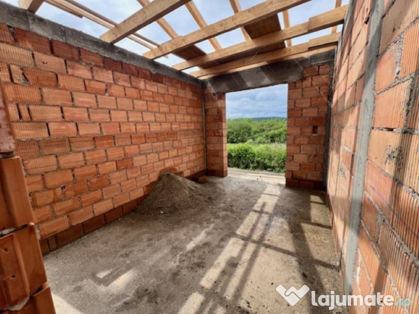 A/1638 De vânzare casă tip duplex în Mureș - Livezeni 