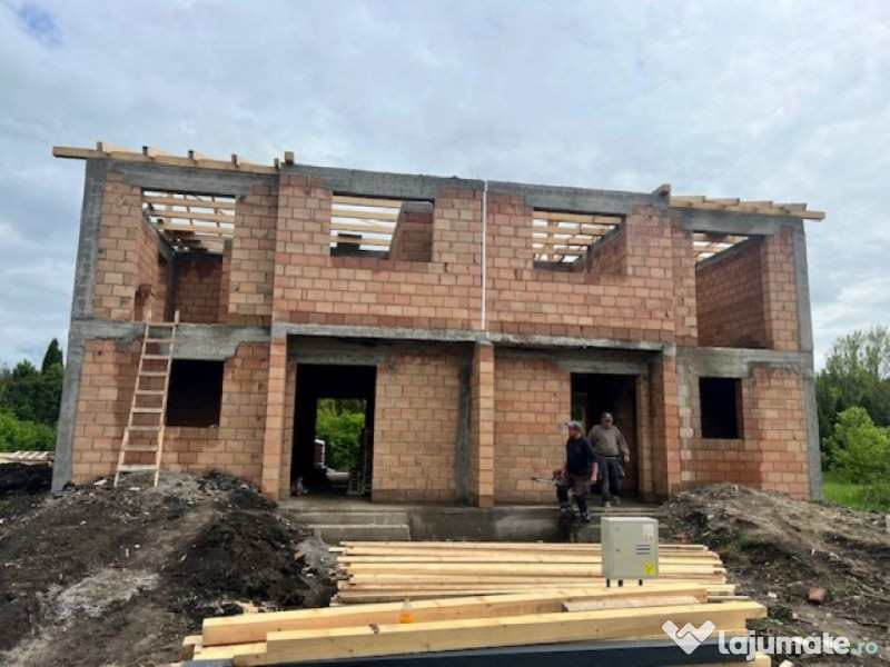 A/1638 De vânzare casă tip duplex în Mureș - Livezeni 