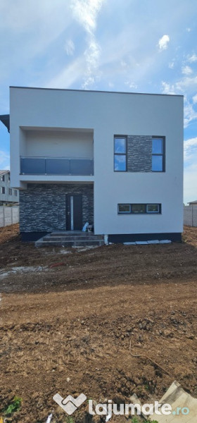 Vila individuala 5 camere /Teren 470 mp /Com.Berceni