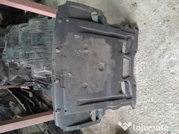 Scut motor plastic BMW 5GT (F07) 2011