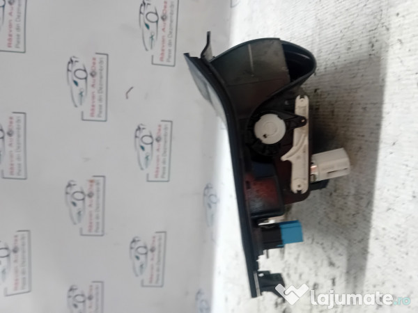 Priza bricheta auxiliara Volkswagen Golf 5 2005