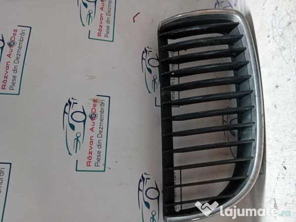 Grila centrala dreapta BMW 320 E46 2008