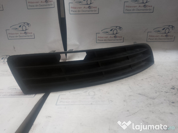Grila proiector stanga Volkswagen Passat B6 2006