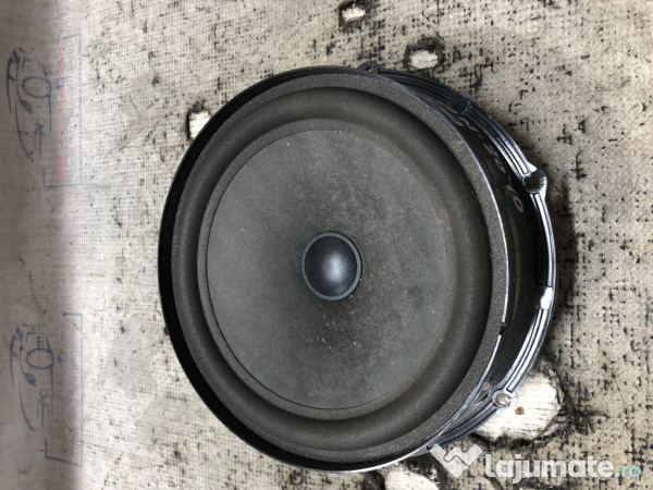 Boxa dreapta fata Volkswagen Tiguan 2010