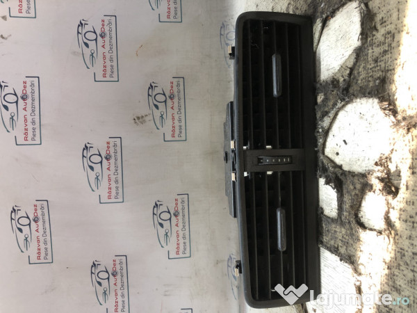 Grila ventilatie centrala Skoda Fabia 3 1.0 Benzina 2015