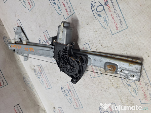 Macara geam dreapta fata Citroen C4 - Benzina 2010