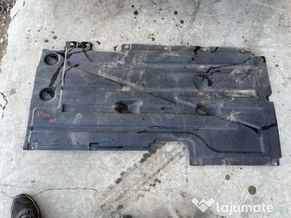 Scut lateral stanga BMW X3 F25 2.0 Motorina 2015