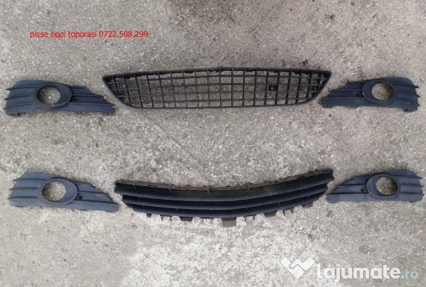 Grile din bara Opel Astra H GTC