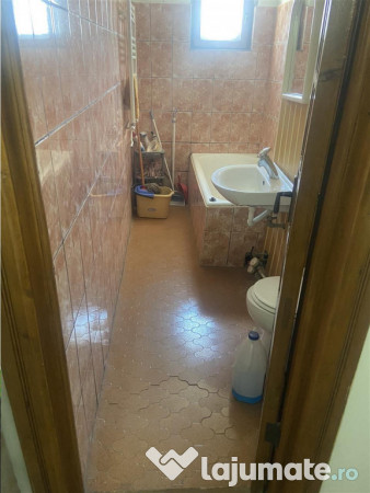 Apartament 2 camere , zona Liceul Economic , 56 mp , decoman