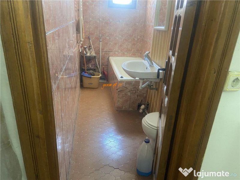 Apartament 2 camere , zona Liceul Economic , 56 mp , decoman